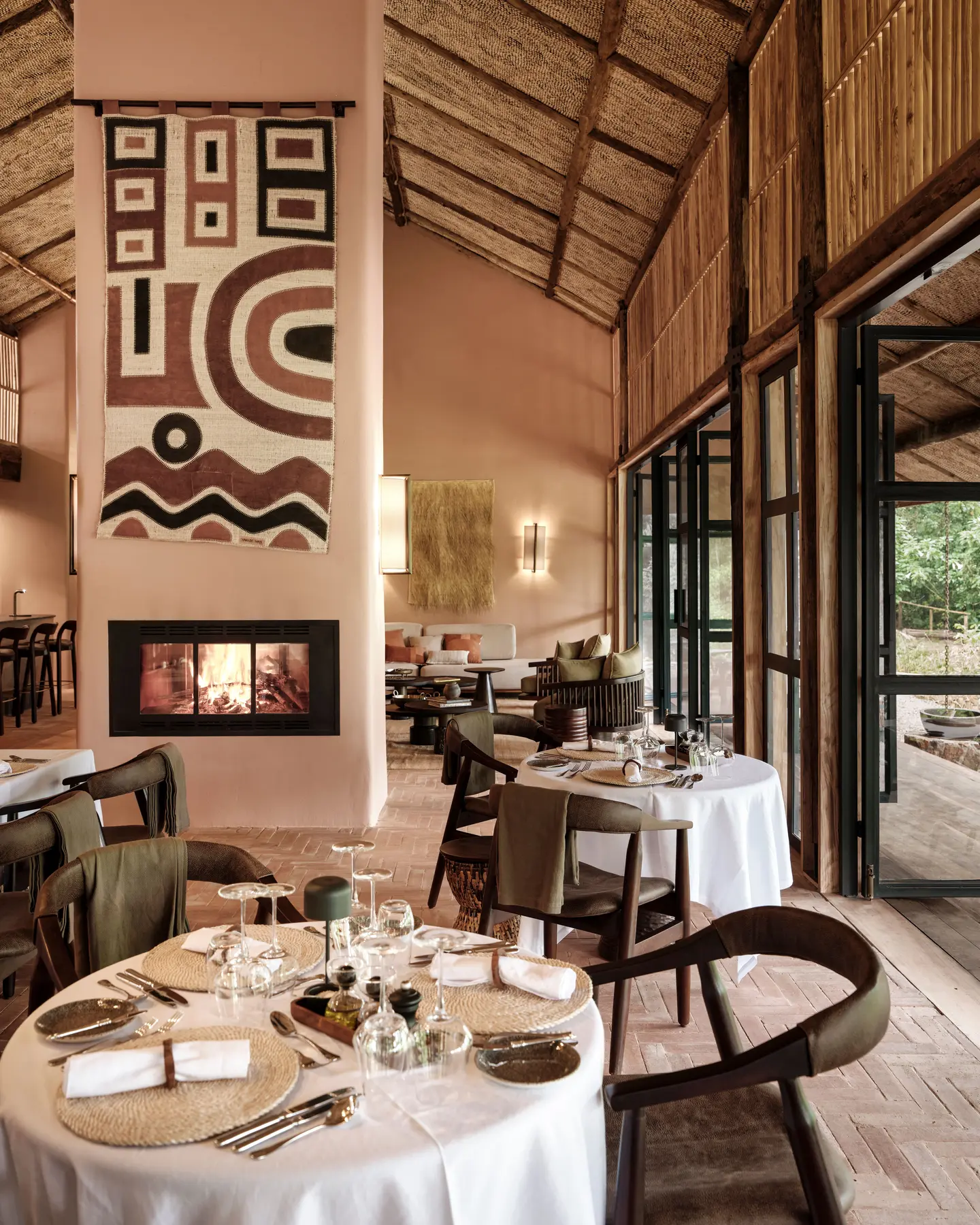 Bwindi lodge luxury gorilla safari